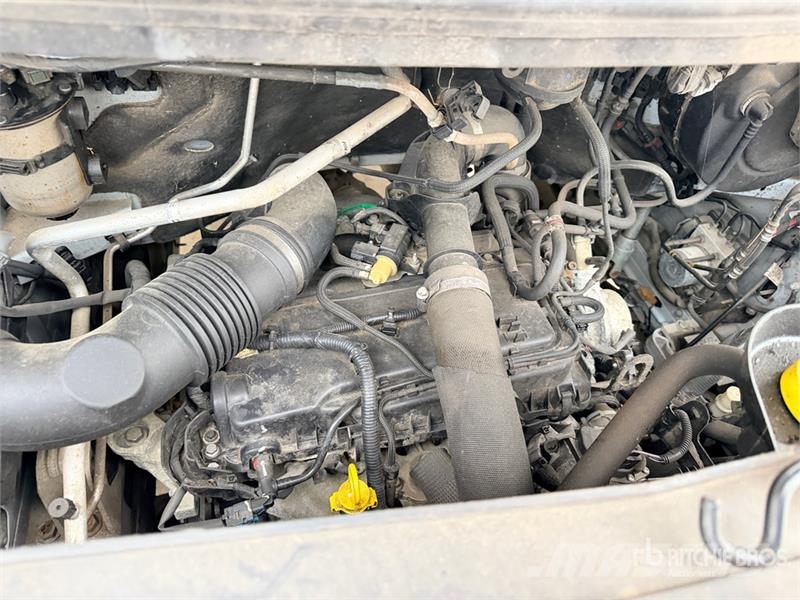 Renault 121F 10 m on Renault Master Camion Nacelle Bucket 车载式高空作业车
