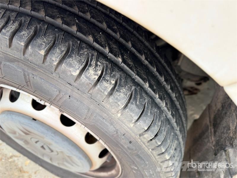Renault 121F 10 m on Renault Master Camion Nacelle Bucket 车载式高空作业车