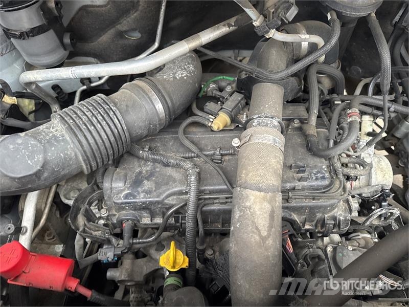 Renault 121F 10 m on Renault Master Camion Nacelle Bucket 车载式高空作业车