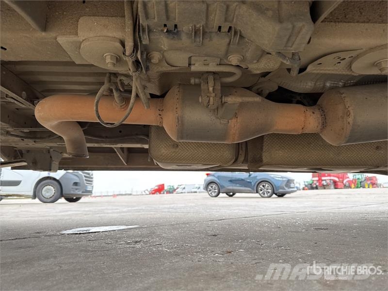 Renault 121F 10 m on Renault Master Camion Nacelle Bucket 车载式高空作业车