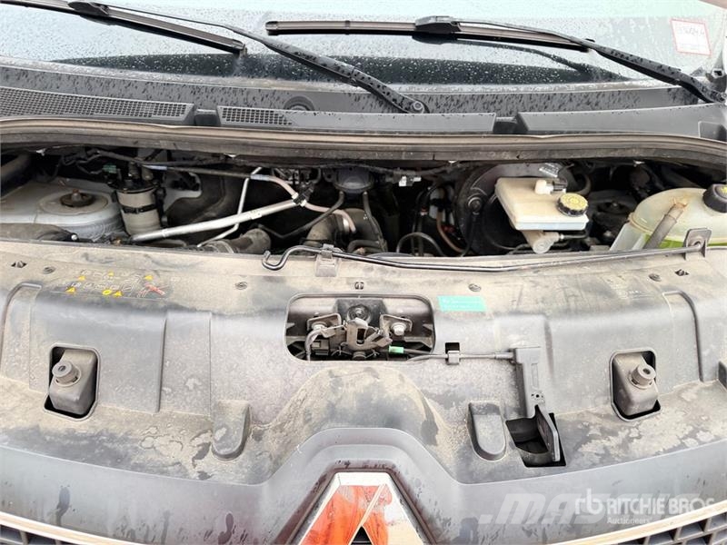 Renault 121F 10 m on Renault Master Camion Nacelle Bucket 车载式高空作业车