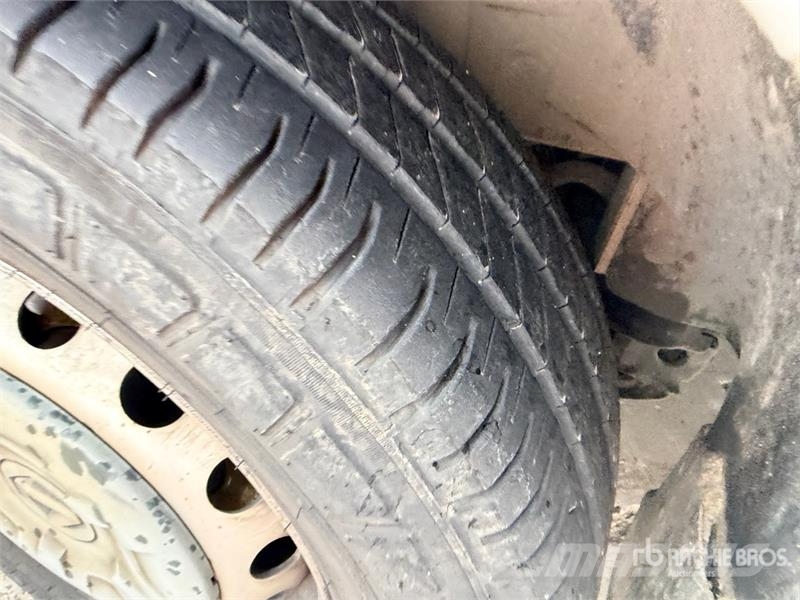 Renault 121F 10 m on Renault Master Camion Nacelle Bucket 车载式高空作业车