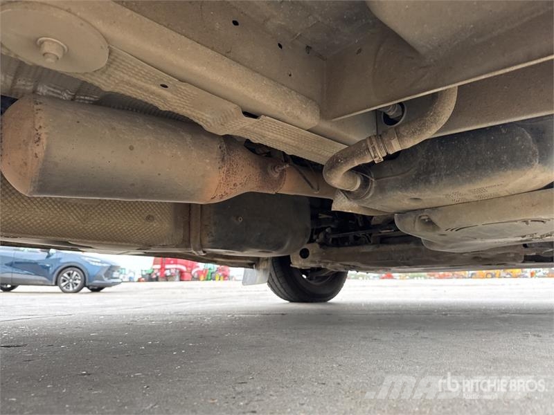 Renault 121F 10 m on Renault Master Camion Nacelle Bucket 车载式高空作业车