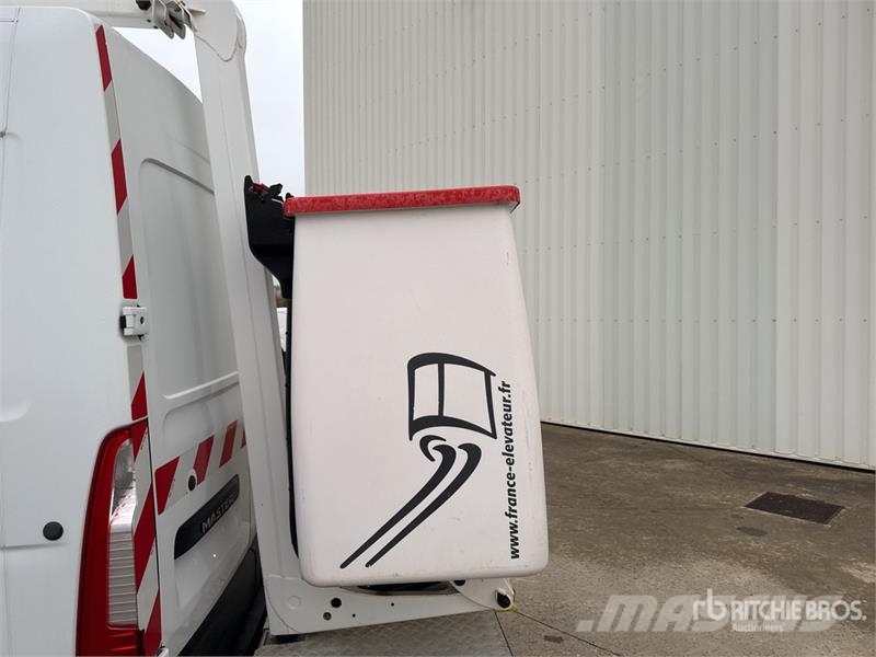 Renault 121F 10 m on Renault Master Camion Nacelle Bucket 车载式高空作业车