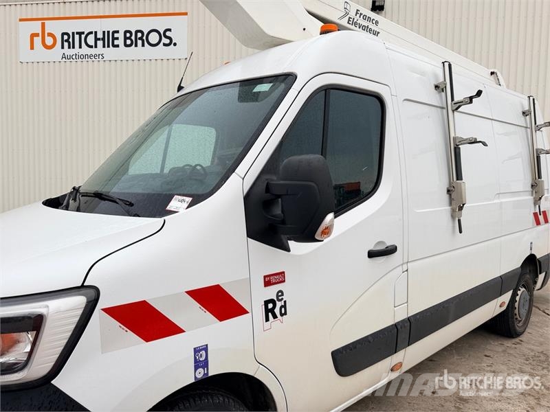 Renault 121F 10 m on Renault Master Camion Nacelle Bucket 车载式高空作业车
