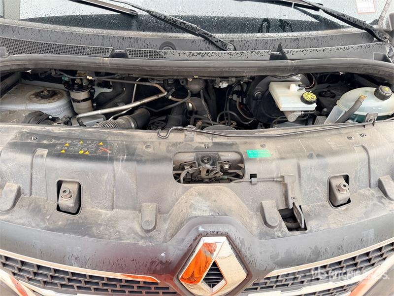Renault 121F 10 m on Renault Master Camion Nacelle Bucket 车载式高空作业车
