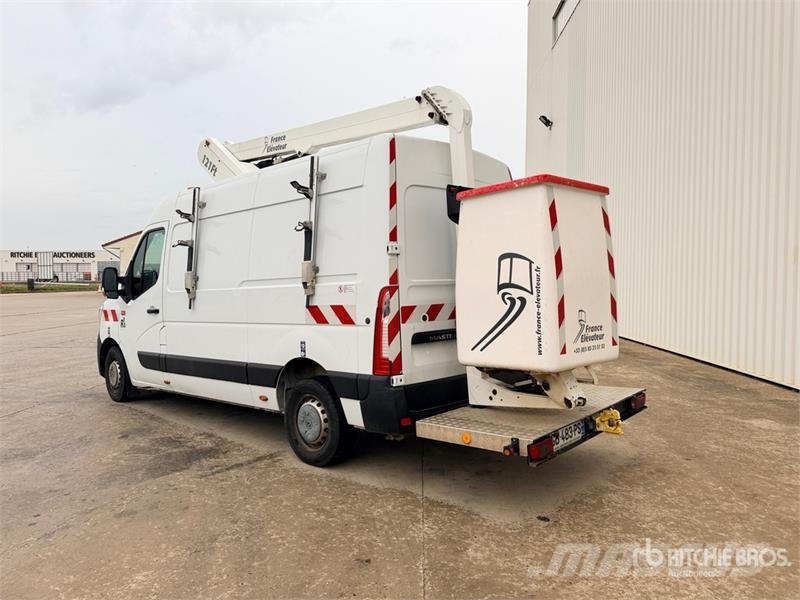 Renault 121F 10 m on Renault Master Camion Nacelle Bucket 车载式高空作业车
