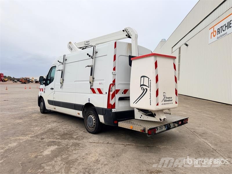 Renault 121F 10 m on Renault Master Camion Nacelle Bucket 车载式高空作业车