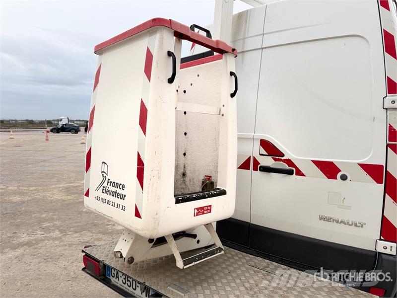 Renault 121F 10 m on Renault Master Camion Nacelle Bucket 车载式高空作业车