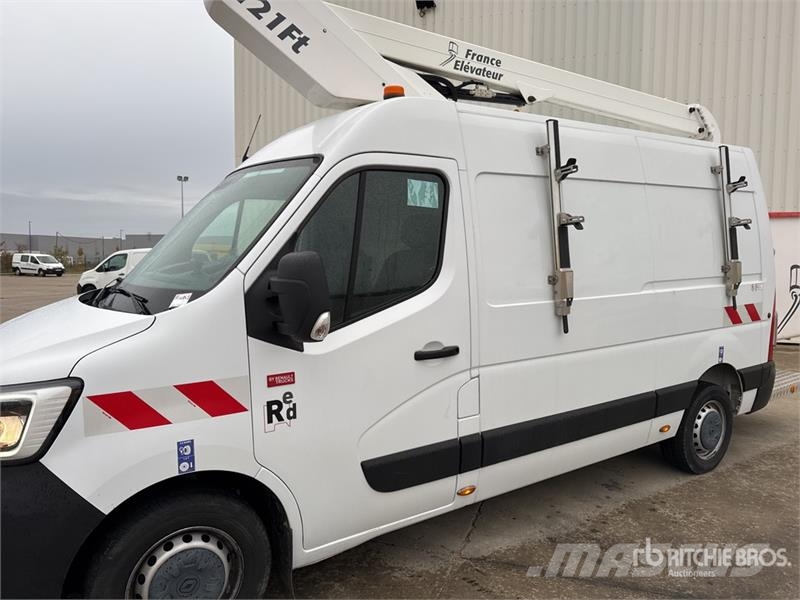 Renault 121F 10 m on Renault Master Camion Nacelle Bucket 车载式高空作业车