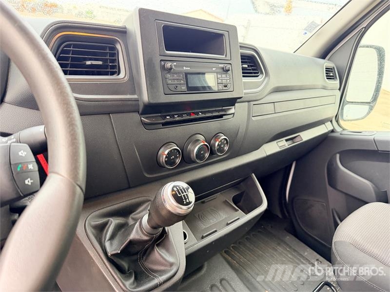 Renault 121F 10 m on Renault Master Camion Nacelle Bucket 车载式高空作业车