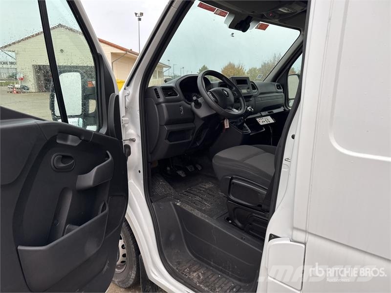 Renault 121F 10 m on Renault Master Camion Nacelle Bucket 车载式高空作业车