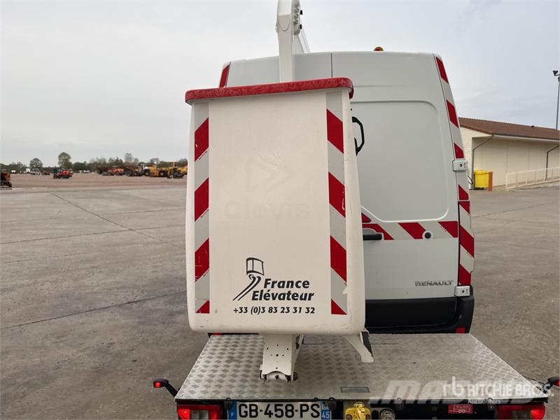 Renault 121F 10 m on Renault Master Camion Nacelle Bucket 车载式高空作业车