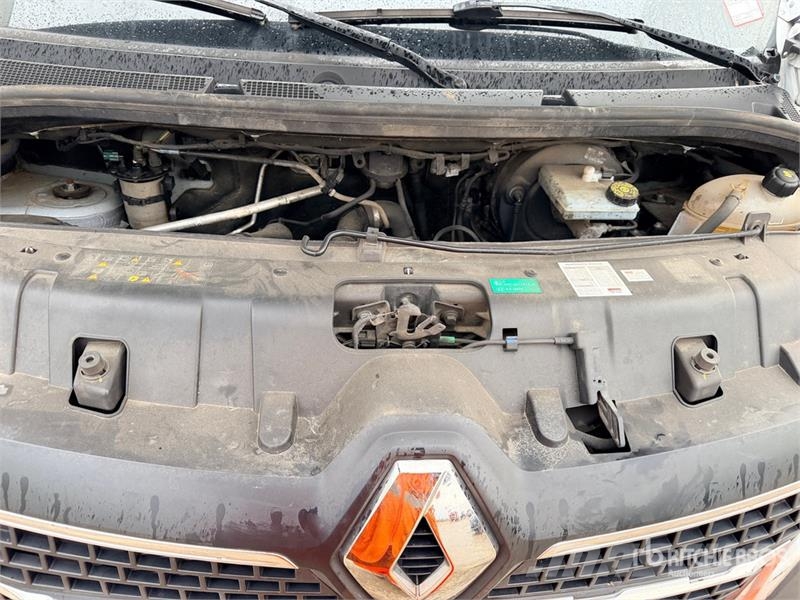 Renault 121F 10 m on Renault Master Camion Nacelle Bucket 车载式高空作业车