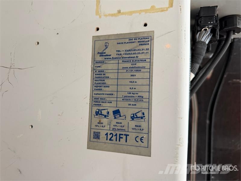 Renault 121F 10 m on Renault Master Camion Nacelle Bucket 车载式高空作业车