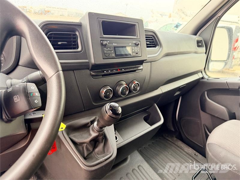 Renault 121F 10 m on Renault Master Camion Nacelle Bucket 车载式高空作业车