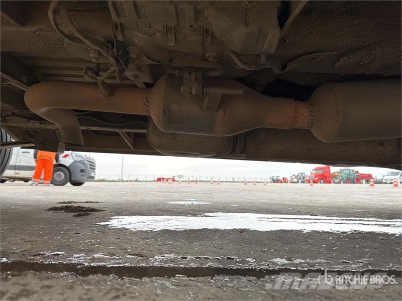 Renault 121FT 10 m on Renault Master Camion Nacelle Bucket 车载式高空作业车
