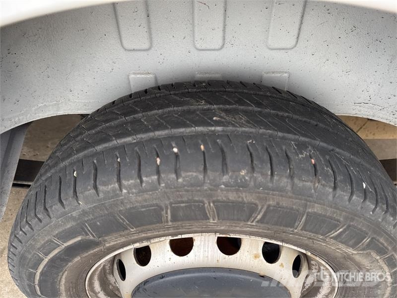 Renault 121FT 10 m on Renault Master Camion Nacelle Bucket 车载式高空作业车