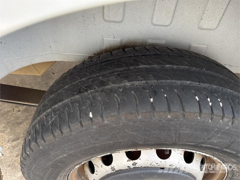 Renault 121FT 10 m on Renault Master Camion Nacelle Bucket 车载式高空作业车