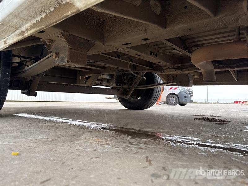 Renault 121FT 10 m on Renault Master Camion Nacelle Bucket 车载式高空作业车