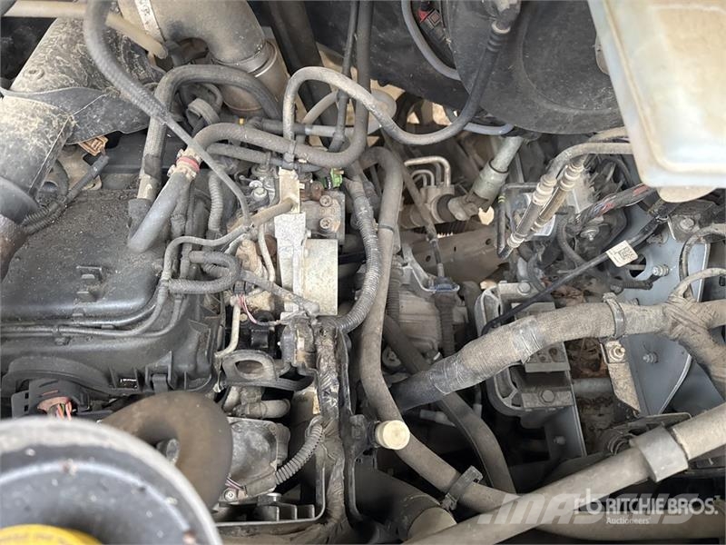 Renault 121FT 10 m on Renault Master Camion Nacelle Bucket 车载式高空作业车
