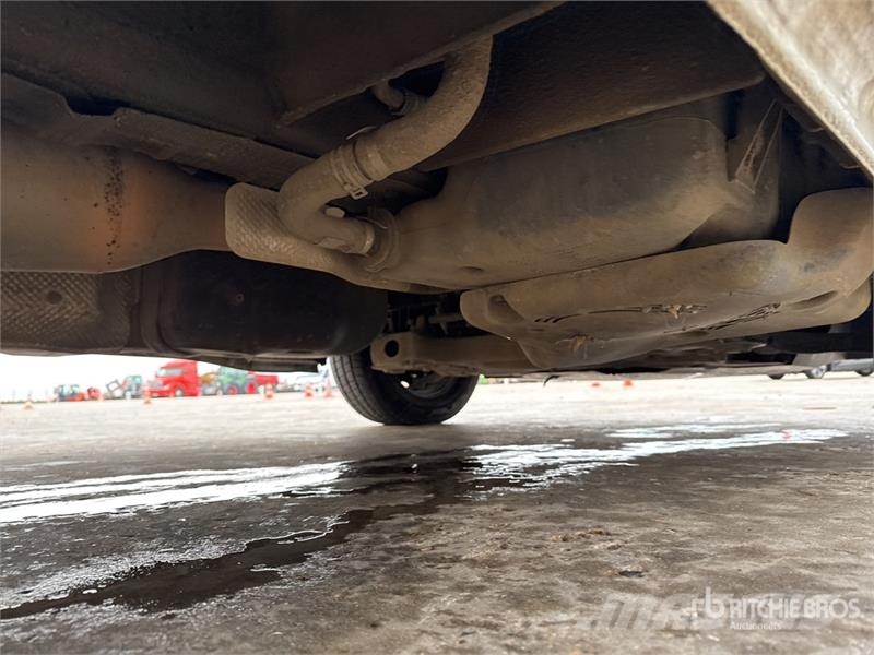 Renault 121FT 10 m on Renault Master Camion Nacelle Bucket 车载式高空作业车