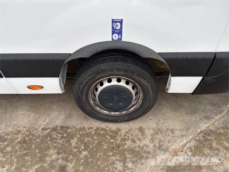 Renault 121FT 10 m on Renault Master Camion Nacelle Bucket 车载式高空作业车