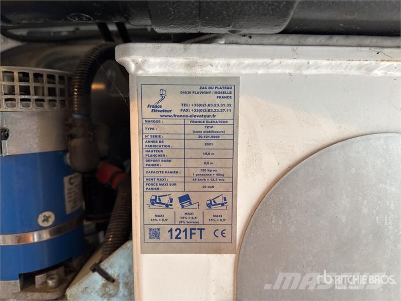 Renault 121FT 10 m on Renault Master Camion Nacelle Bucket 车载式高空作业车