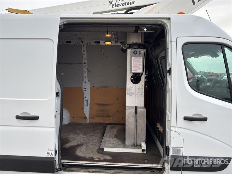 Renault 121FT 10 m on Renault Master Camion Nacelle Bucket 车载式高空作业车