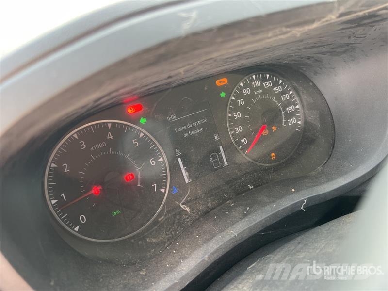 Renault 142TPF 11.9 m on Renault Master Camion Nacelle Buc المنصات الهوائية المثبتة على شاحنة