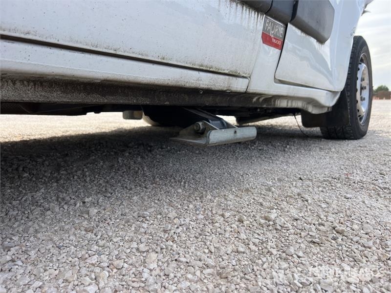 Renault 142TPF 11.9 m on Renault Master Camion Nacelle Buc المنصات الهوائية المثبتة على شاحنة