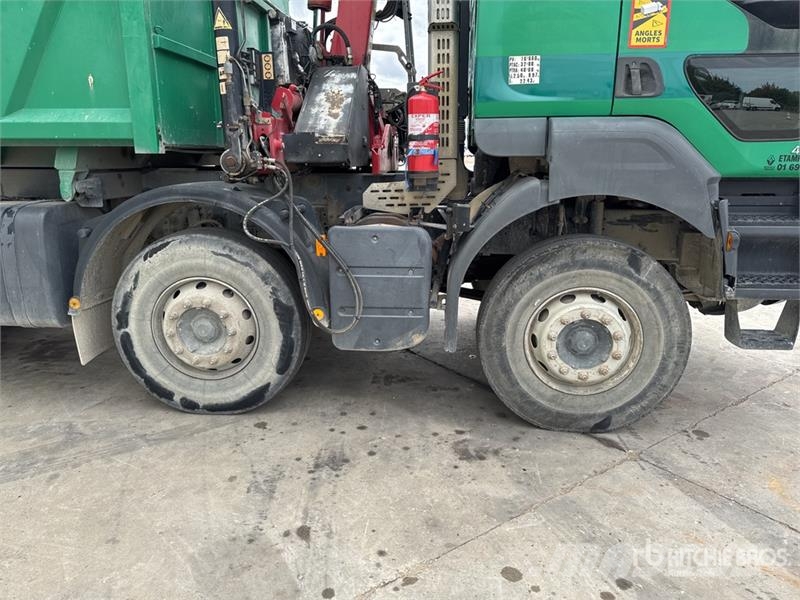 Renault 1560 3475 kg on Renault Kerax 410 DXi 8x4 Camion B Crane trucks