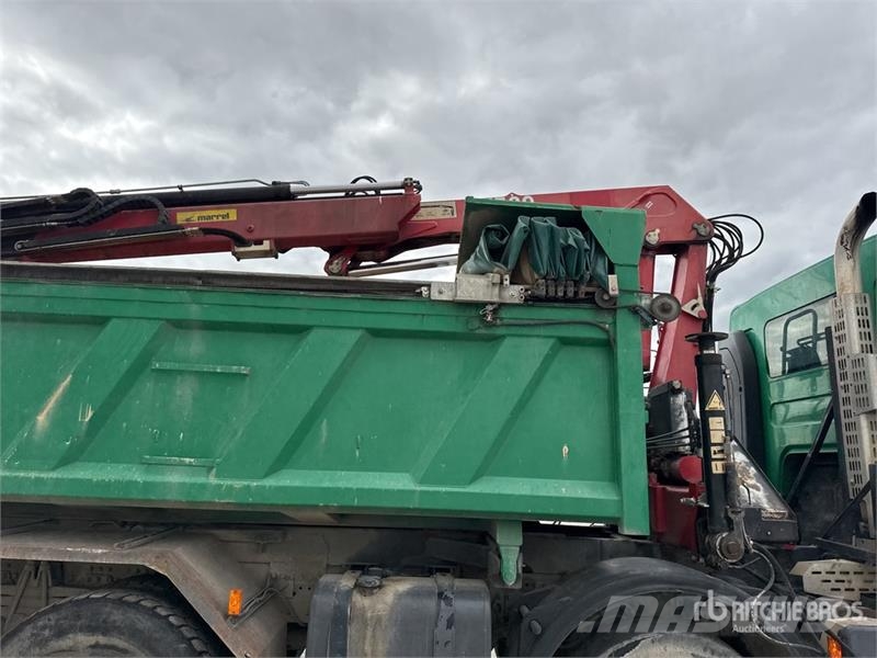 Renault 1560 3475 kg on Renault Kerax 410 DXi 8x4 Camion B Crane trucks