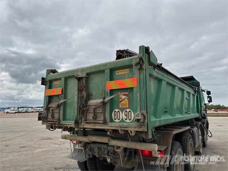 Renault 1560 3475 kg on Renault Kerax 410 DXi 8x4 Camion B Crane trucks