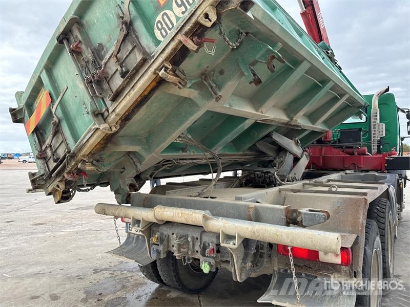 Renault 1560 3475 kg on Renault Kerax 410 DXi 8x4 Camion B Crane trucks