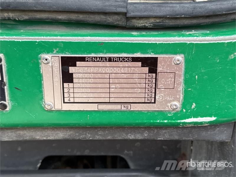 Renault 1560 3475 kg on Renault Kerax 410 DXi 8x4 Camion B Crane trucks
