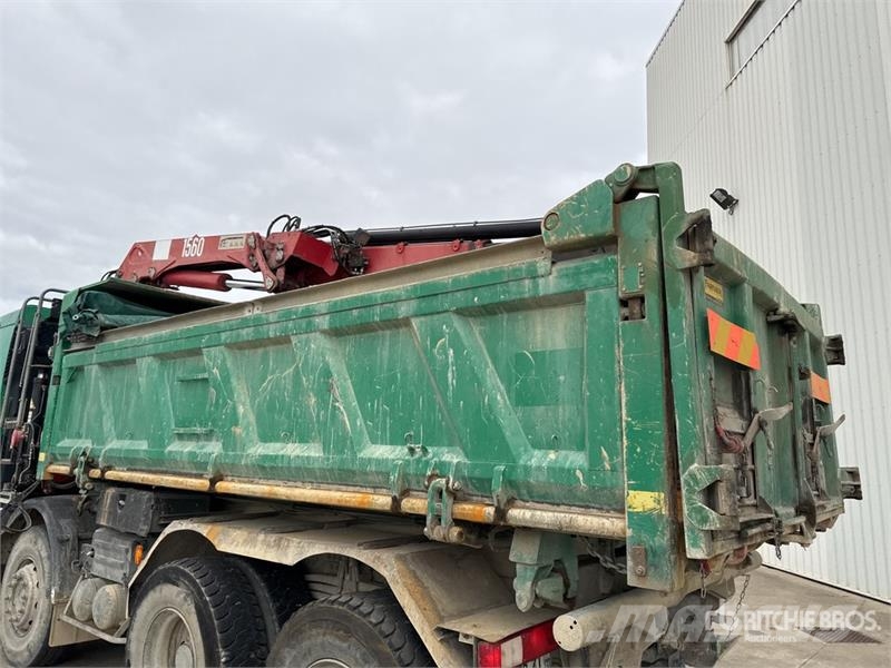 Renault 1560 3475 kg on Renault Kerax 410 DXi 8x4 Camion B Crane trucks
