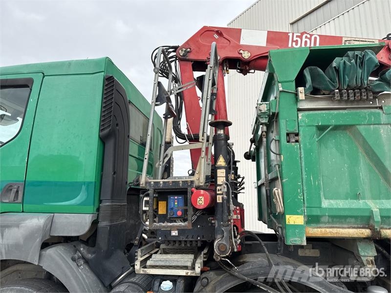 Renault 1560 3475 kg on Renault Kerax 410 DXi 8x4 Camion B Crane trucks
