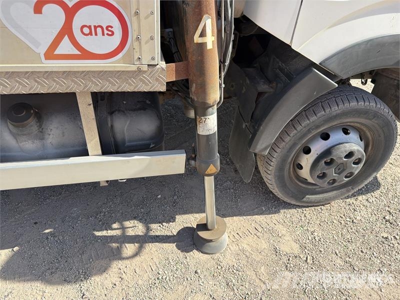 Renault 160 ALU 16 m on Renault Maxity DTI130 4x2 Camion N Billyftar