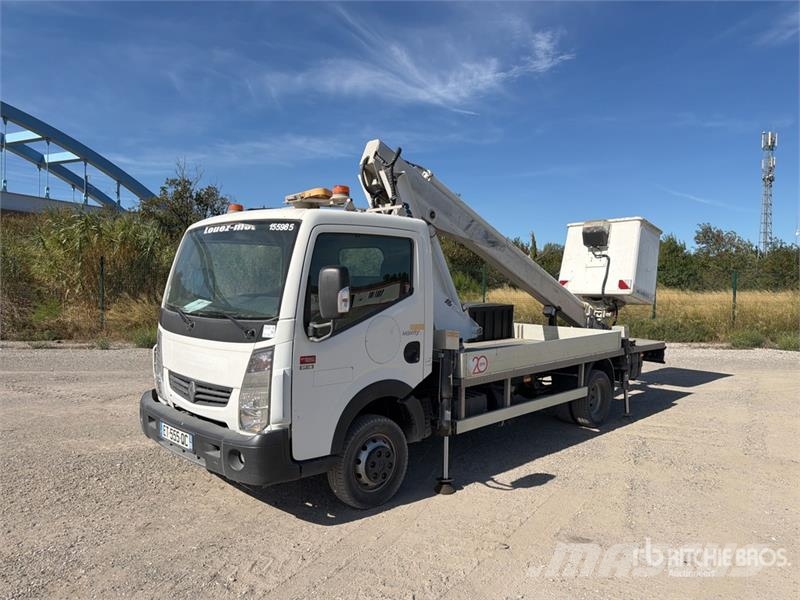 Renault 160 ALU 16 m on Renault Maxity DTI130 4x2 Camion N Billyftar