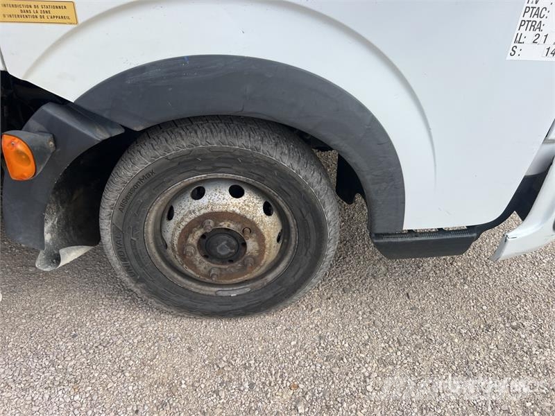 Renault 160 ALU/DS 16 m on Renault Maxity 110DXI Camion Na Piattaforme autocarrate