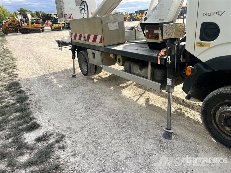 Renault 160 ALU/DS 16 m on Renault Maxity 110DXi Camion Na LKW-Arbeitsbühnen