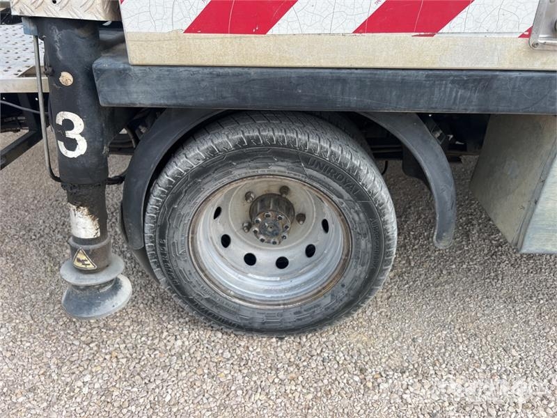 Renault 160 ALU/DS 16 m on Renault Maxity 110DXI Camion Na Piattaforme autocarrate