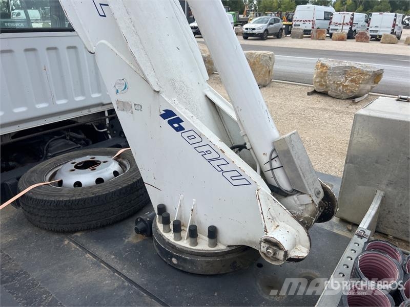 Renault 160 ALU/DS 16 m on Renault Maxity 110DXI Camion Na Piattaforme autocarrate