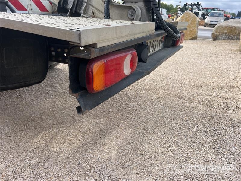 Renault 160 ALU/DS 16 m on Renault Maxity 110DXI Camion Na Piattaforme autocarrate