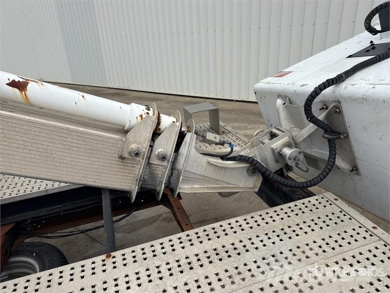 Renault 160ALU 16 m on Renault 110 DXi Camion Nacelle Buck Truck mounted platforms