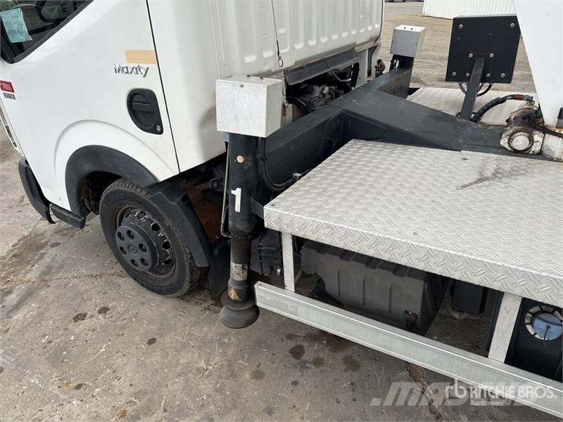 Renault 160Alu 16 m on Renault Maxity DTI130 Camion Nacell Εναέριες πλατφόρμες τοποθετημένες σε φορτηγό