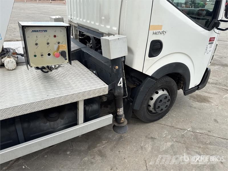 Renault 160Alu 16 m on Renault Maxity DTI130 Camion Nacell Εναέριες πλατφόρμες τοποθετημένες σε φορτηγό