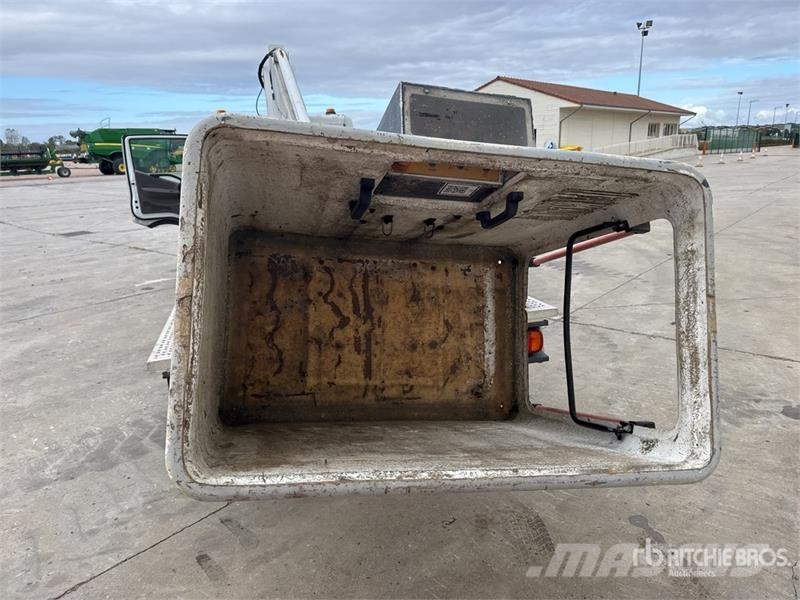 Renault 160ALU 16 m on Renault 110 DXi Camion Nacelle Buck Truck mounted platforms