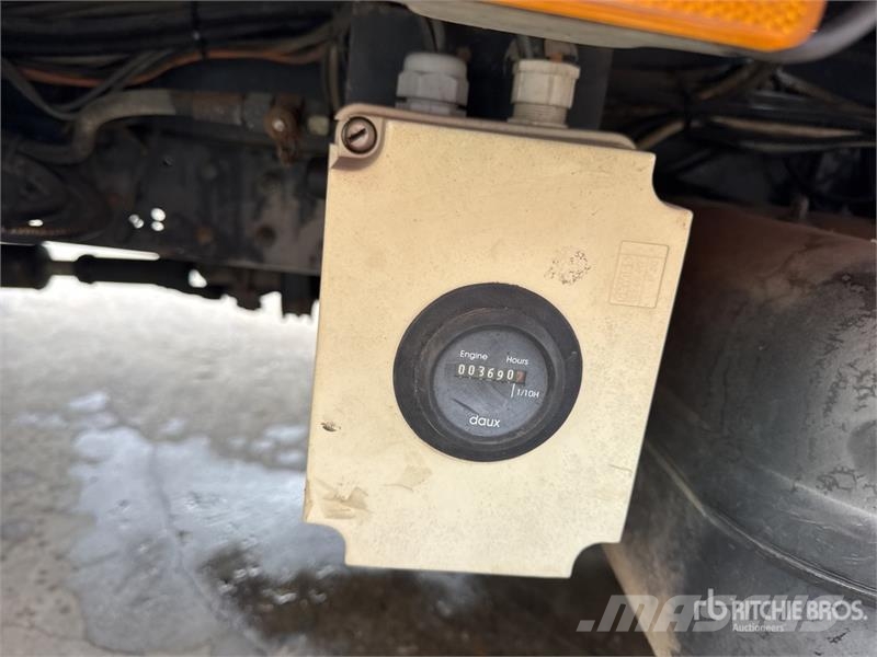Renault 160ALU 16 m on Renault 110 DXi Camion Nacelle Buck Truck mounted platforms